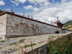 -比如骷髅墙景区