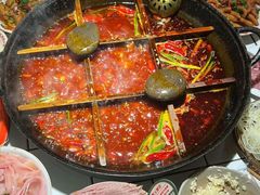 -渝嘴小老弟老火锅(华新村店)