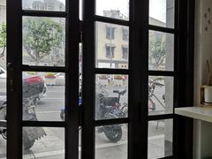 -黄阿姨锅贴大王(万航渡路店)