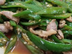 青椒炒肉絲-银峰农庄·特色烧鸡·鲜无花果浸鸡