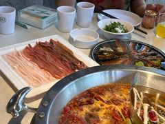 -茅草房·河畔园林火锅