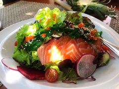 -Chom Cafe and Restaurant