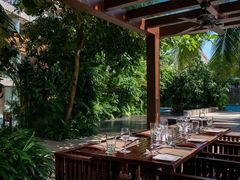 -三亚湾海居铂尔曼度假酒店