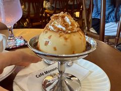 -Café Monson