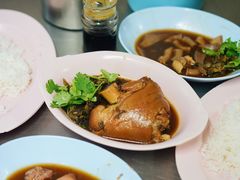 -Kha Mu Charoensang(Silom)