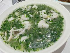 荠菜松茸烩黄鱼-老人和饭店(淮海中路店)