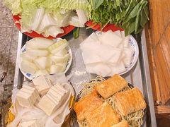 -洞庭洲·防空洞火锅·铜锅涮肉·烧烤(新百广场店)