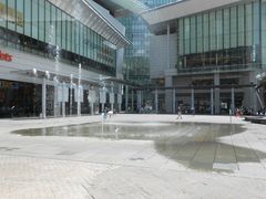 亚洲最大巨型音乐喷泉-东荟城名店仓