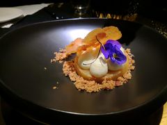 焦糖苹果配山核桃及香草奶油慕斯-AZUL by FUEL蓝色·法式酒馆(琶醍店)