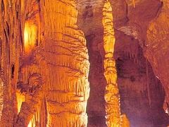 -波斯托伊纳溶洞