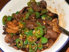 青椒炒牛肝菌-炊烟小炒黄牛肉(东庆街店)