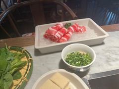 -尚尚仙·酸汤猪手·猪肚鸡火锅(华联万柳购物中心店)