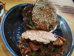 烧饼夹肘子肉-昌顺马记小吃店(昌盛园店)