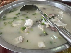 -雪湖煜辰鱼头老店(雪野湖店)