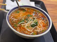 -云阿蛮云南生烫牛肉米线(奉贤路店)