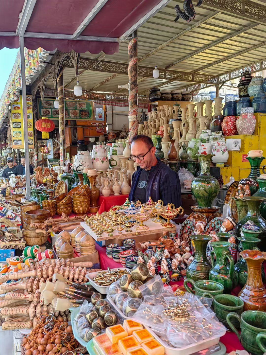 喀什地区 · 汗巴扎 手工艺品街头摊