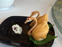 栗茸天鹅酥-白天鹅宾馆-宏图府餐厅