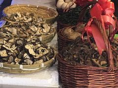 -山里屯铁锅炖(哈尔滨中央大街店)