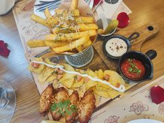 -Mark&Mars Restaurant