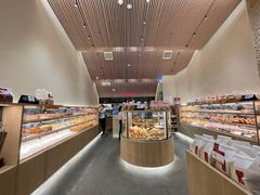 面包甜点陈列柜-山崎面包(苏州中心店)