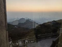-黄山光明顶山庄