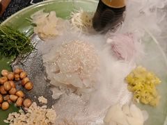 -得意咚瓜·顺德鱼生·冬瓜火锅(深圳首店)