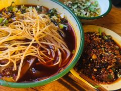 -拈签一笑黄牛肉辣卤串串