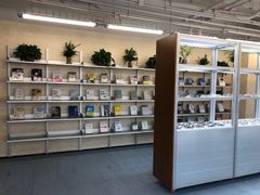 -无奔眼镜·蔡司·依视路授权店(马家堡店)