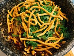 油焖干拌饵丝-浩海火烧云傣家菜(京广店)
