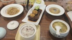 -禾馨·母婴护理月子中心(世纪大道店)