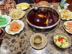 -肖肖酸萝卜鱼火锅(总店)