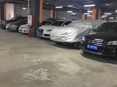 -新荟城购物中心-停车场