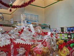 -全家便利店(襄阳南路店)