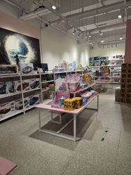 -嗨本可潮玩仓(大兴大悦春风里店)