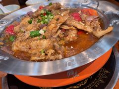 -休记光头香辣蟹干锅(绵竹店)