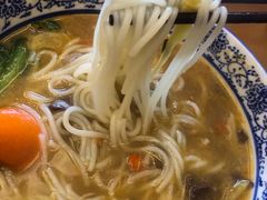 -邱芳粉店(迎宾大道旗舰店)