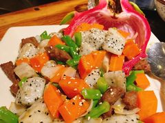 火龙果百合炒牛柳-上楼私房菜(院士路店)