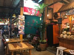 -席娜卡琳火车铁道夜市