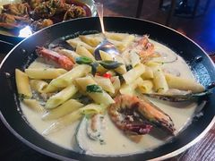 -SISTERS BAR RESTAURANT川意酒馆(嘉善老市H楼店)