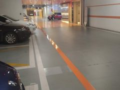 -虹桥天地-停车场