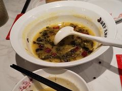 -渝是乎酸菜鱼(龙旗购物中心店)
