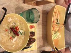 -谭仔米线(皇庭广场店)