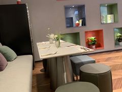 卡座-潮一不贰·法式甜品·生日蛋糕·西式简餐(外滩店)