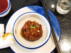 鸭蛋黄狮子头-梅飞酒家(桑园路店)