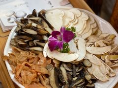 菌菇拼盘-大理董·董家小厨野生菌火锅(古城旗舰店)