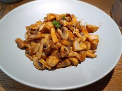 -蜜桃餐厅·伴山(湖滨商业街店)