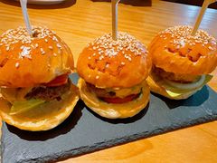 -三勾JJJ Burger&Coffee(梅溪湖店)