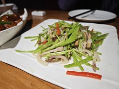 芦蒿咸肉炒香干-金枝玉叶上海人家食府(三里河店)