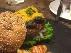 -HIGH FIVE哈福手工汉堡(桂林路店)