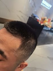 -罗亚帝造型·烫发染发